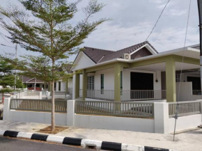 AZ Homestay - A House of Happiness